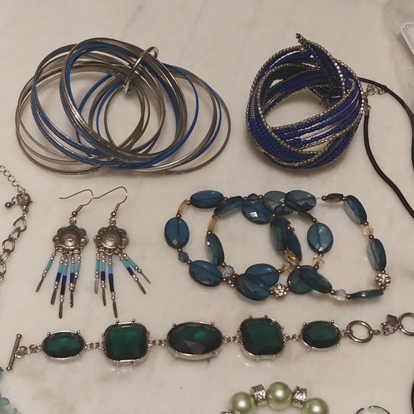 Jewelry Lot **24** pieces - Picture 4 of 7